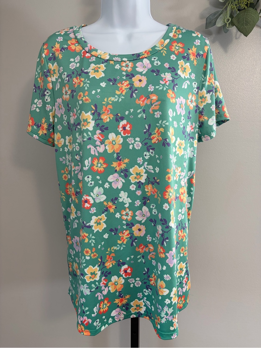 NWOT BomBom Green Floral Short-Sleeve Tee